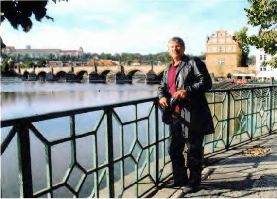 Artist-Photo_Charles-Bridge_2003